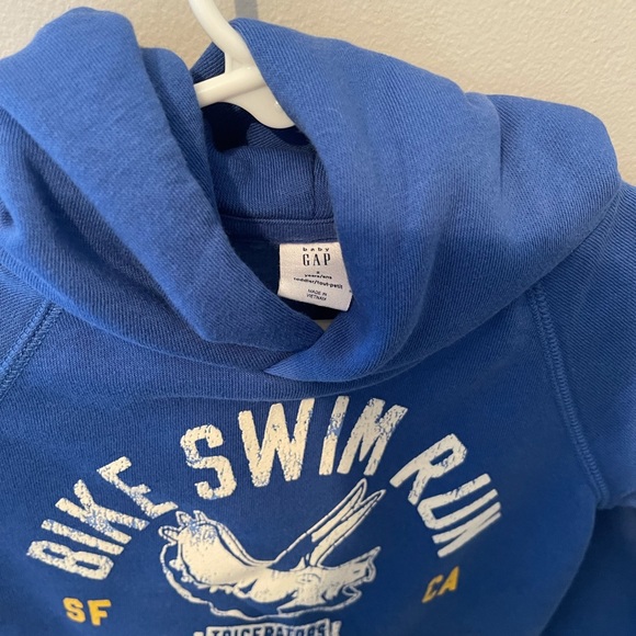 3 sweaters - Picture 14 of 16